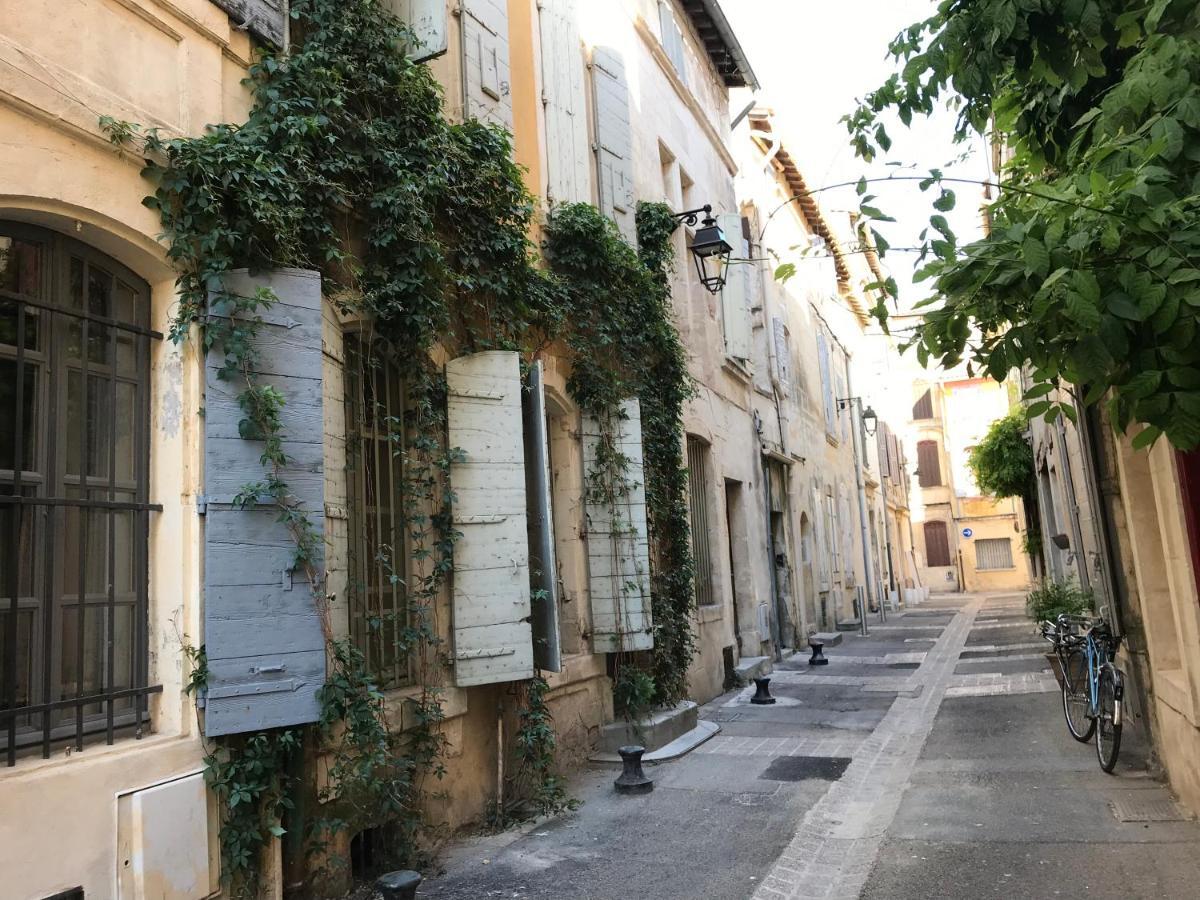 Studio De Charme A La Roquette Arles Exterior photo